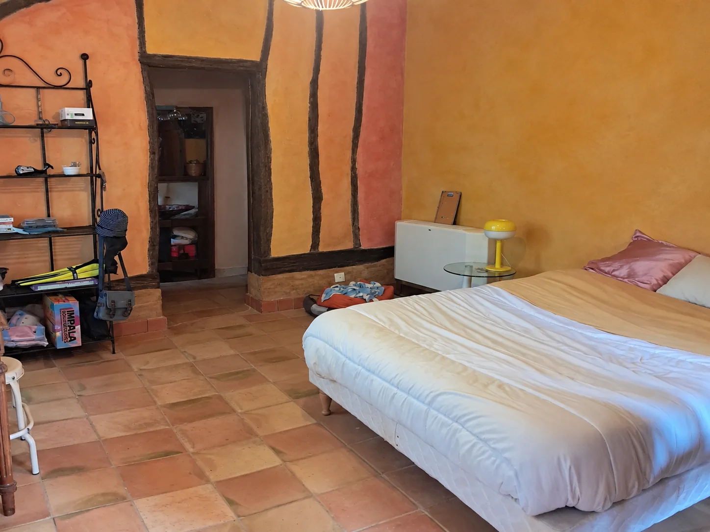 Bedroom with an independent entrance